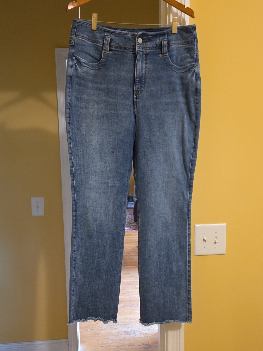 NYDJ Marilyn Straight Jeans in Medium Blue
